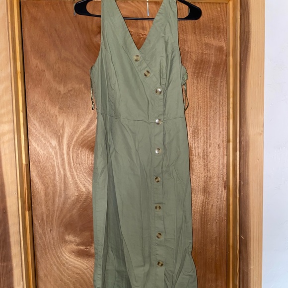 Dress - Picture 2 of 2